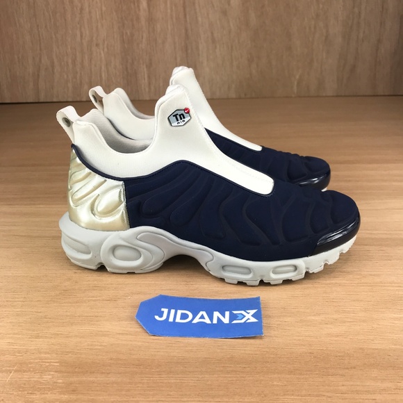 air max plus dark blue